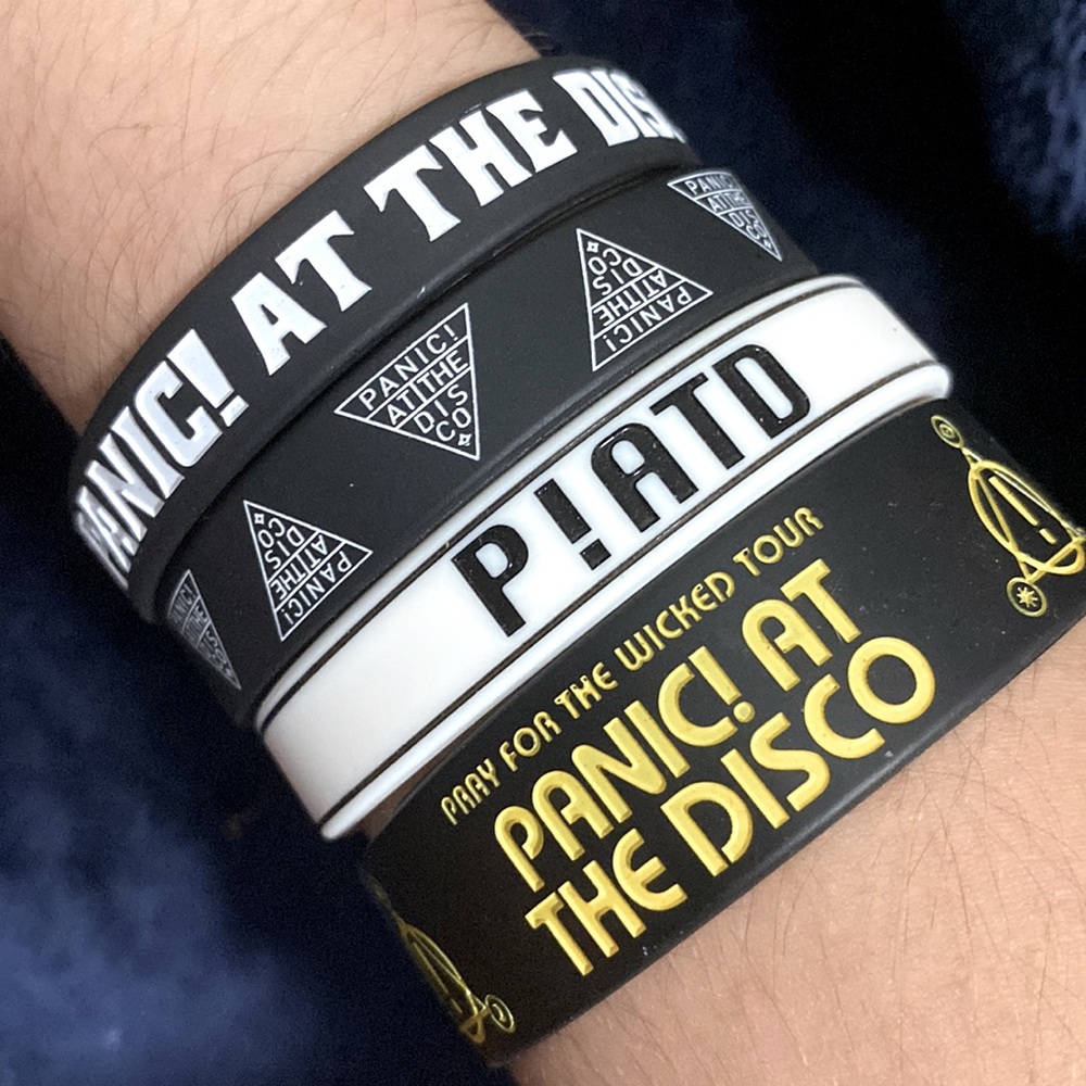 Panic at the Disco Rubber Bracelets + Pin